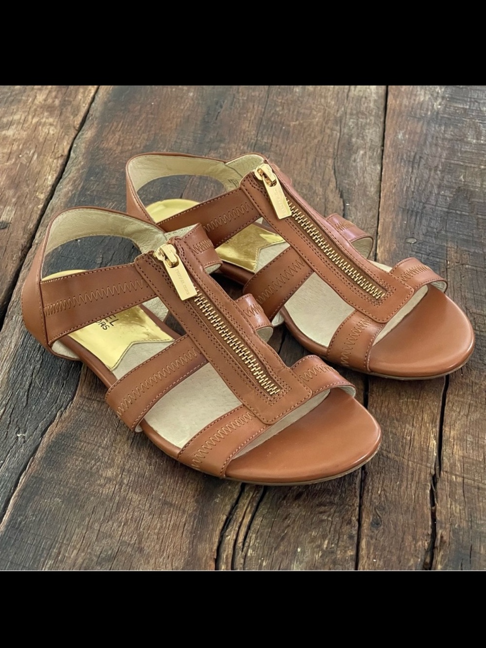 Michael Kors MICHAEL Berkley Brown Tan Leather Zip-Front Flat Sandals Sz 8